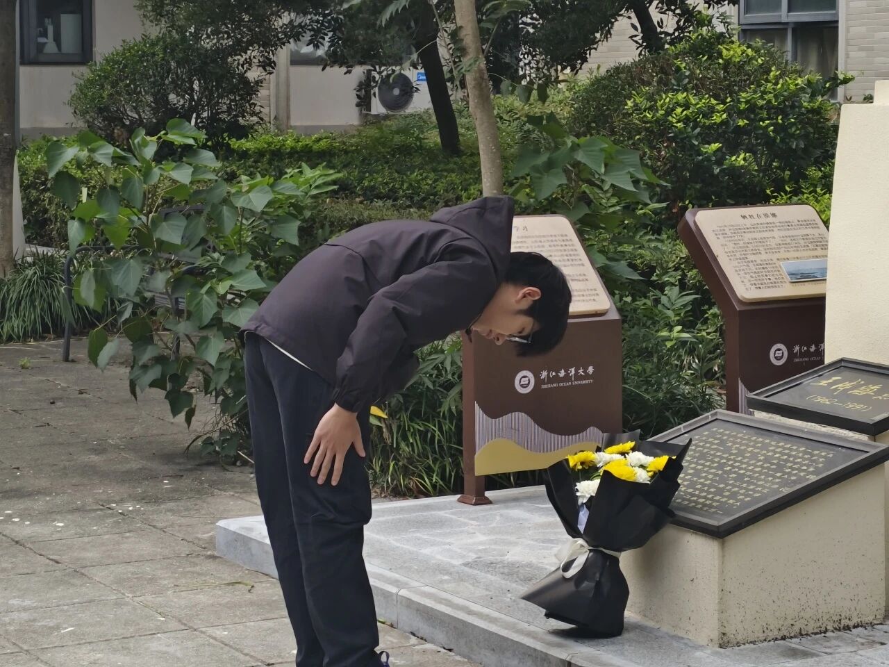 7604951ee82e4cc2f8a21a3b3ace7bb7.jpg 7604951ee82e4cc2f8a21a3b3ace7bb7.jpg