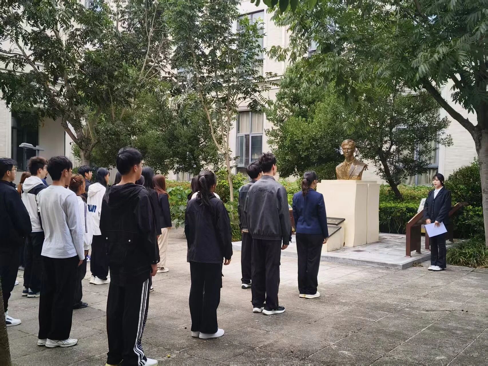 d12bbf36595aa7059bcb27d050727ee6.jpg d12bbf36595aa7059bcb27d050727ee6.jpg